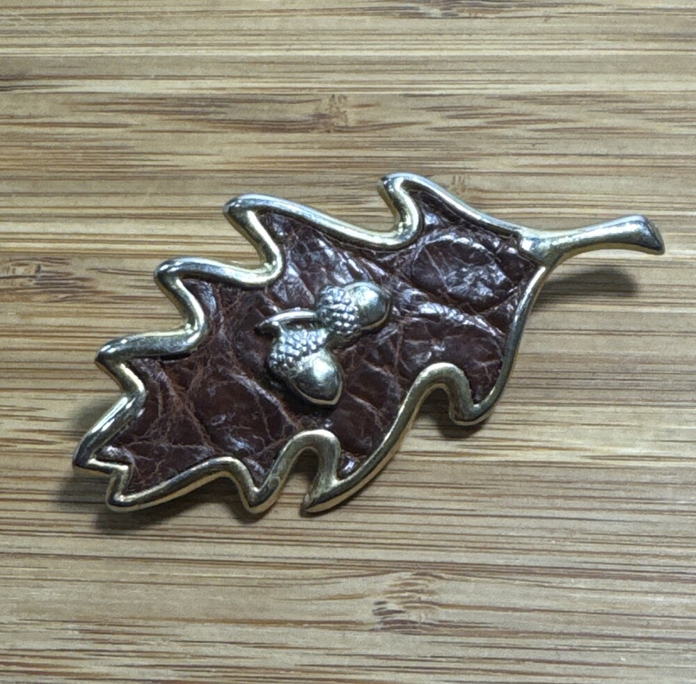Vintage Gold Tone Oak Leaf Acorn Brooch Brown Enamel Fall Autumn Pin